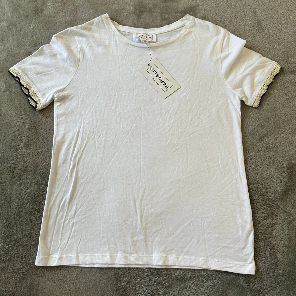 NWT For The Republic White Babydoll Tee Shirt XS Women's Crochet Trim